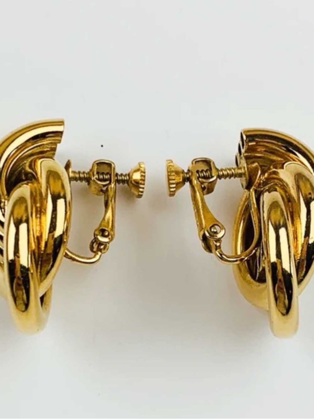 Vintage Napier Shiny Gold Interlocking Knot Clip-On Earrings - Picture 3 of 4